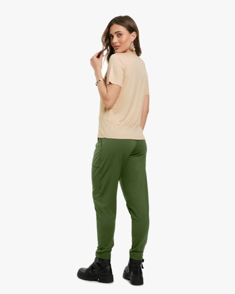 T-shirt Feminina com Estampa Relevo em Viscose Crepe - Cereja Rosa - Deserto