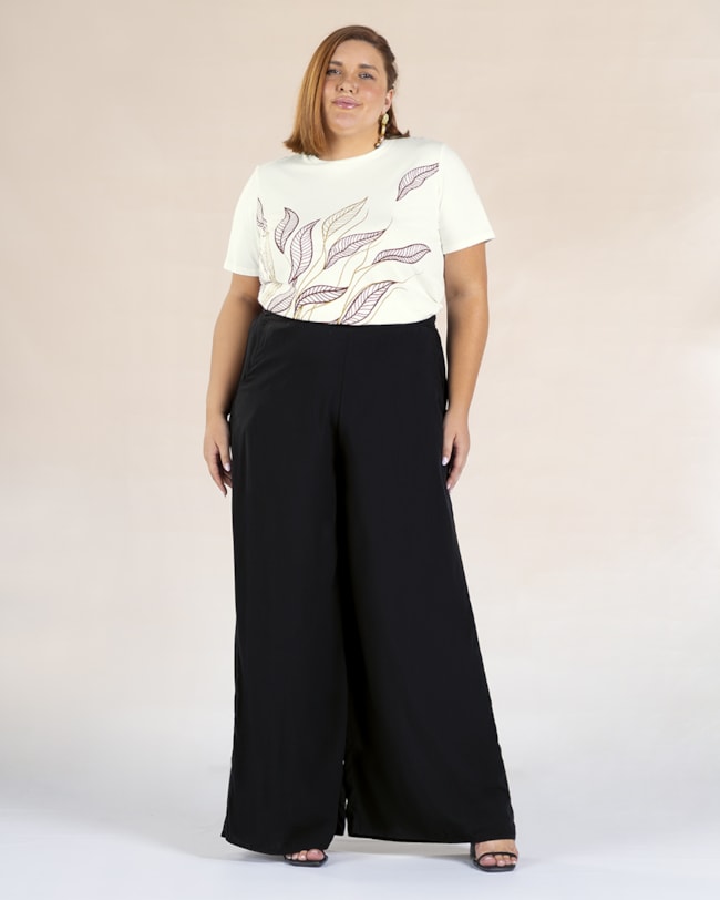 T-shirt Plus Size com Estampa Folhagens - Cereja Rosa - Natural-14e2abd9-bd4d-4fe6-b5d3-6a1255b56542