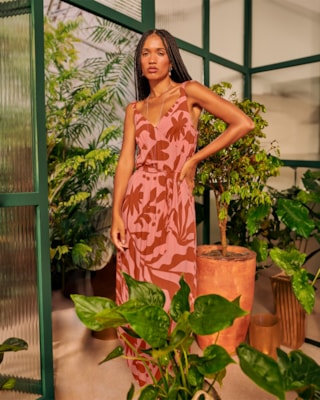 Vestido Midi de Viscose Estampado Cereja Rosa