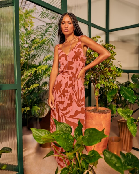 Vestido Midi de Viscose Estampado Cereja Rosa