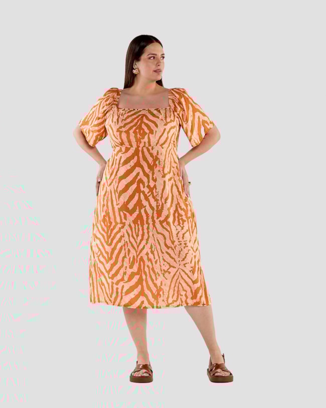 Vestido Midi Plus Size em Viscose Estampada - Cereja Rosa - Bege-550315ef-dc9e-42ca-9454-247d8095ffe8