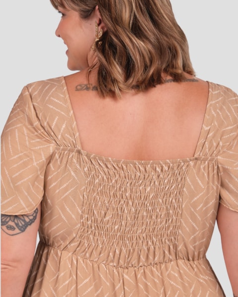 Vestido Midi Plus Size em Viscose Estampada Cereja Rosa Bege